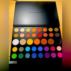 UNTOUCHED James Charles Morphe Eyeshadow Palette